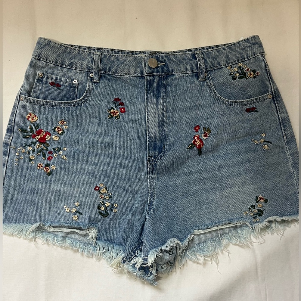 Blue Jean Shorts with Distressed Hem and Floral Embroidery